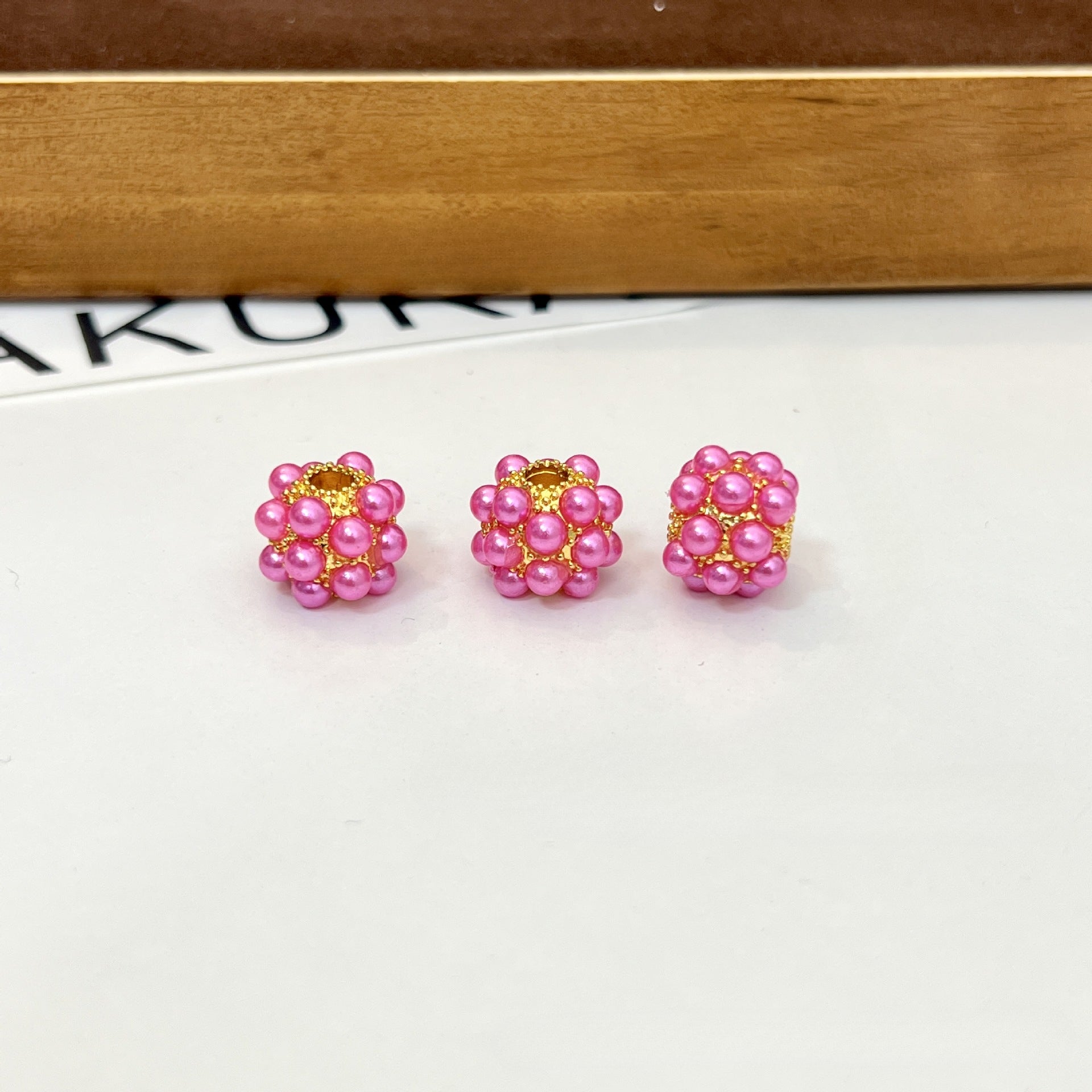 Wholesale 5PCS Alloy Imitation Pearl Balls with Straight Holes and Colored String Beads